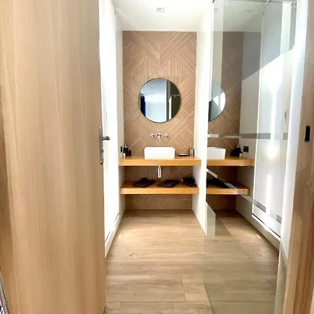 Magnifique A Deux Pas Du Port De Apartment